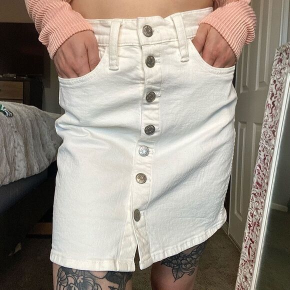 Madewell (25) White Denim Button Down Skirt - Picture 5 of 9